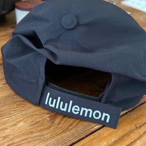 Lululemon black baseball hat